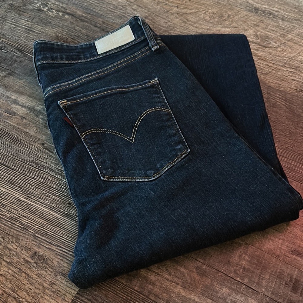 Levi’s- high rise skinny jeans